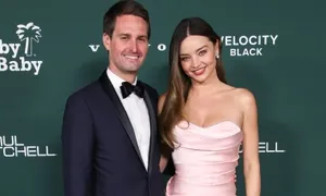 Miranda Kerr và chồng tỷ phú được khen mặc đẹp Miranda Kerr và chồng tỷ phú được khen mặc đẹp